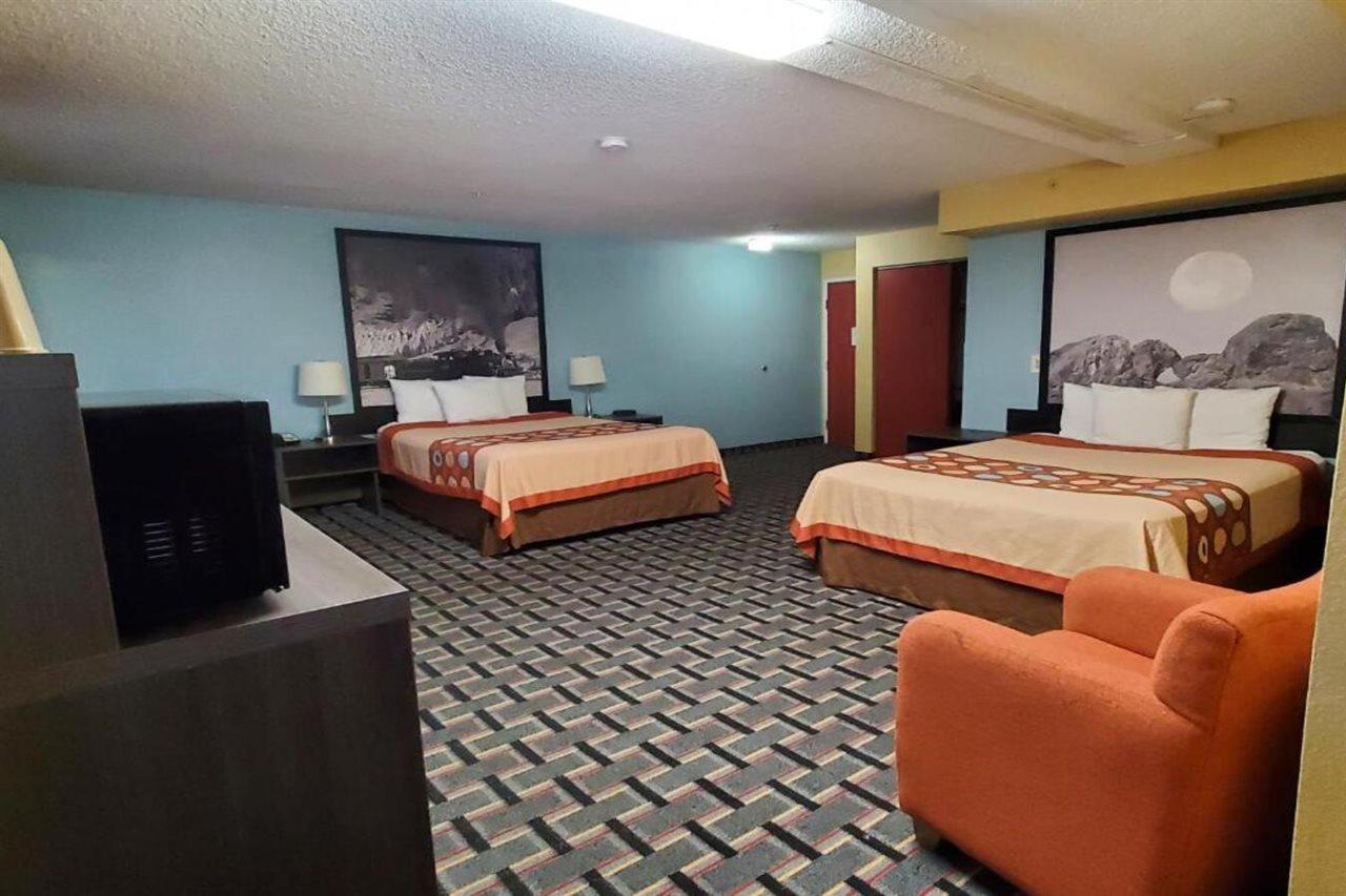 Super 8 By Wyndham Henderson North East Denver Exterior foto