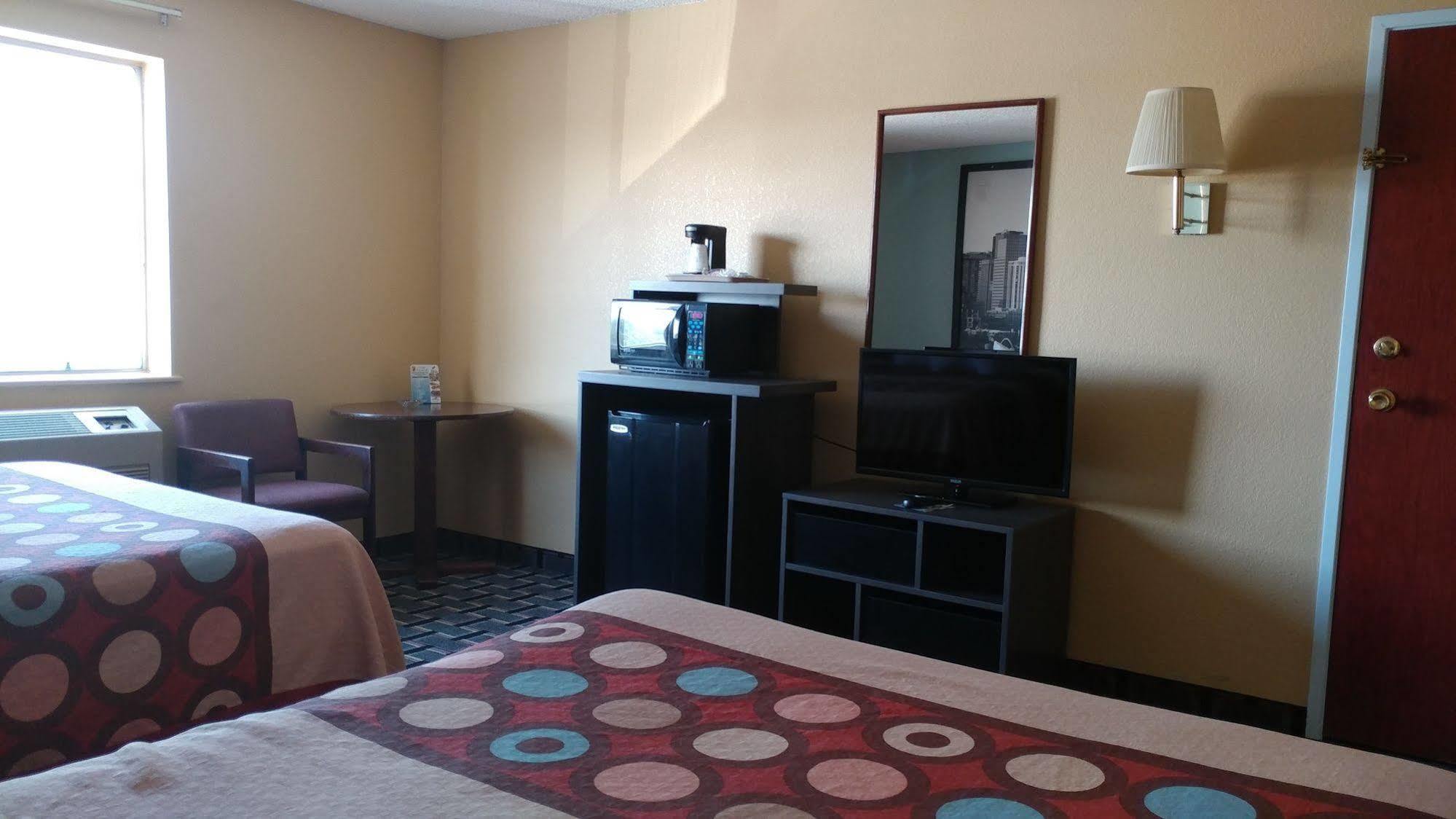 Super 8 By Wyndham Henderson North East Denver Exterior foto